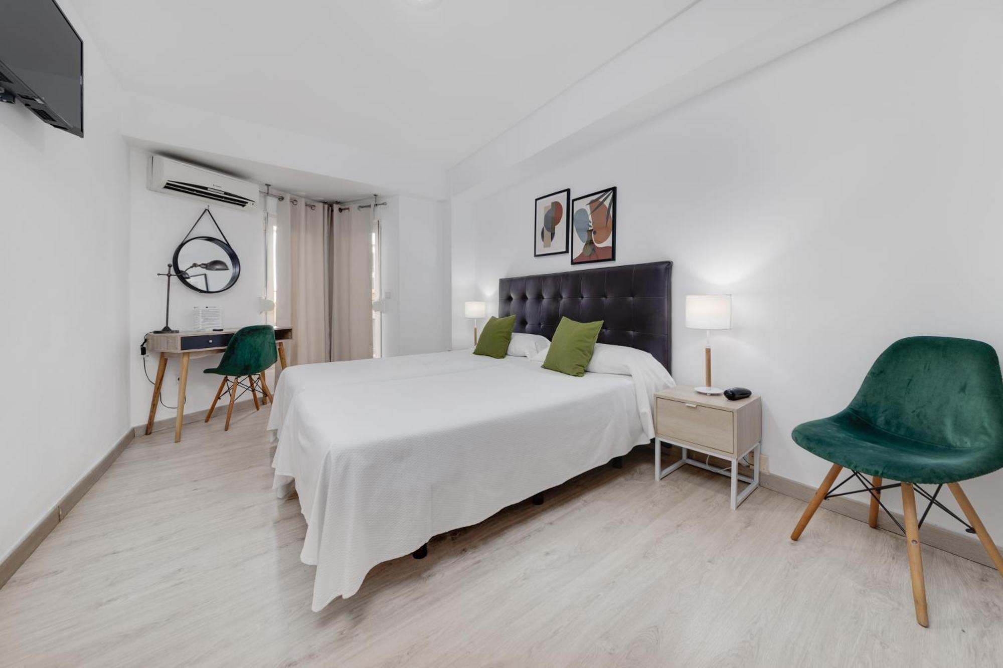 Hotel Madrid Torrevieja Bagian luar foto