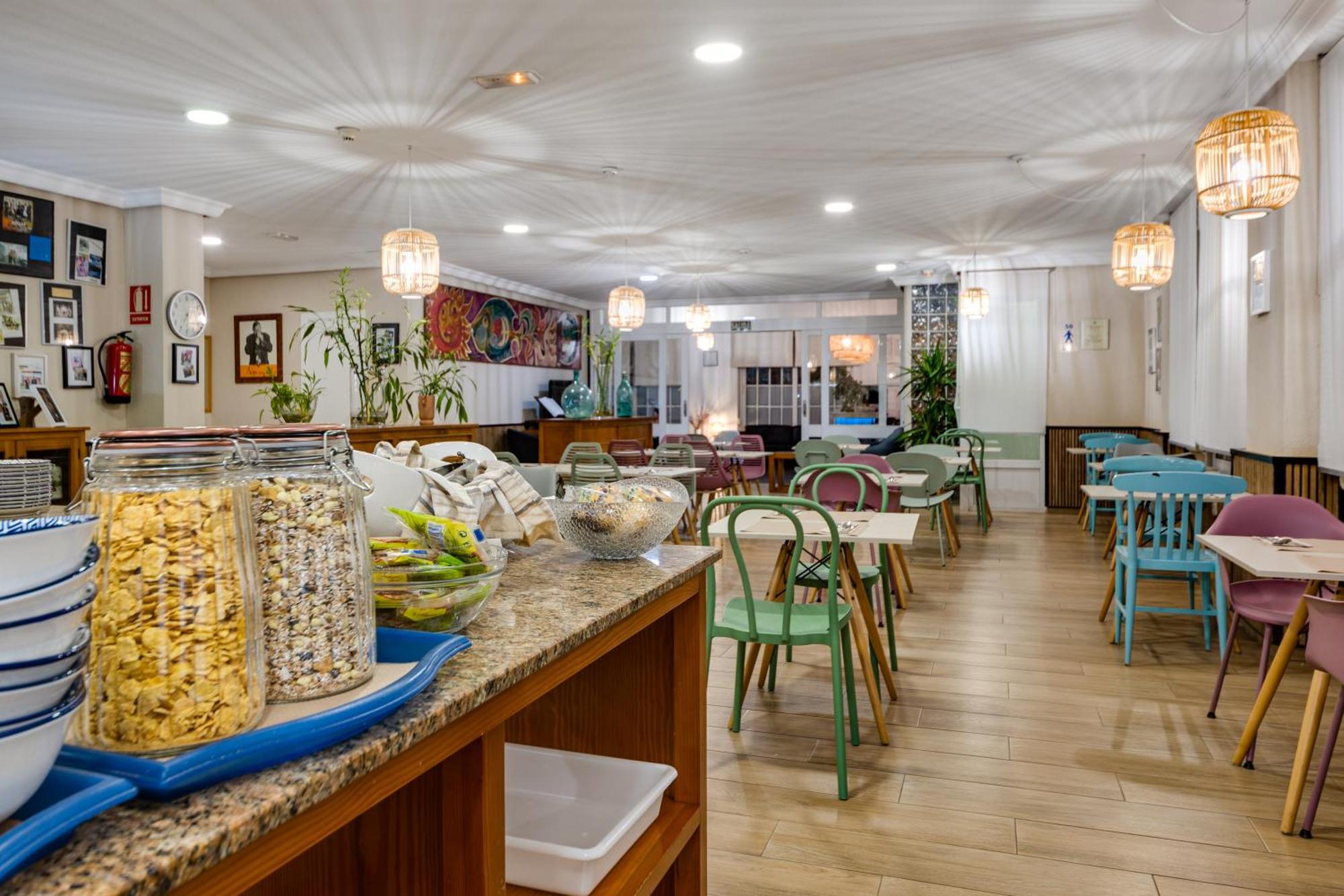 Hotel Madrid Torrevieja Bagian luar foto
